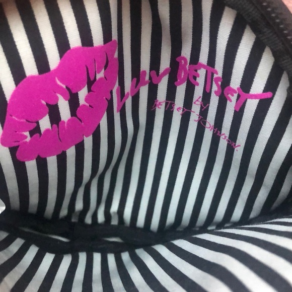 Betsey Johnson Penguin Coin Purse - Picture 3 of 5